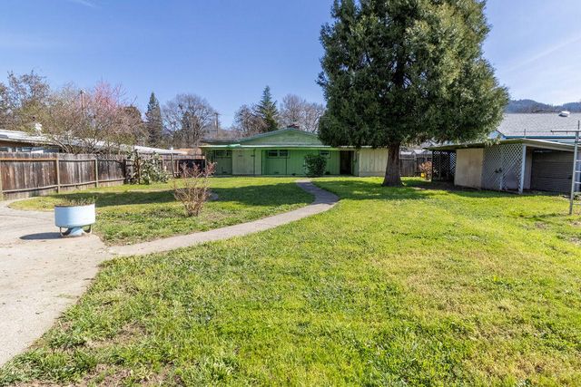 1512 Clara Avenue, Grants Pass, OR 97527