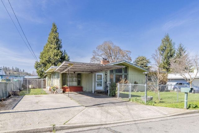 1512 Clara Avenue, Grants Pass, OR 97527