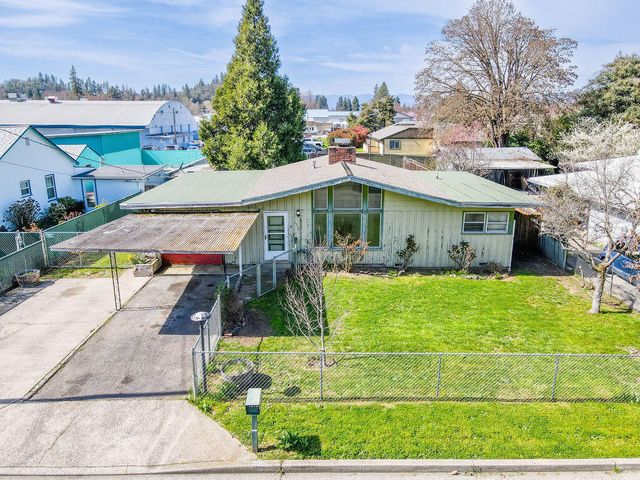 1512 Clara Avenue, Grants Pass, OR 97527