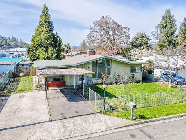 1512 Clara Avenue, Grants Pass, OR 97527