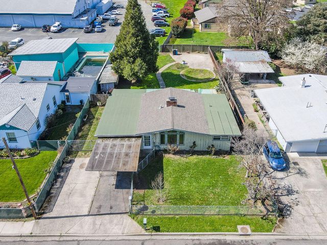 1512 Clara Avenue, Grants Pass, OR 97527