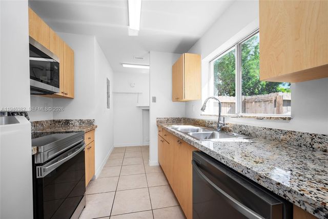 2275 SW 61st Ave, Miami, FL 33155