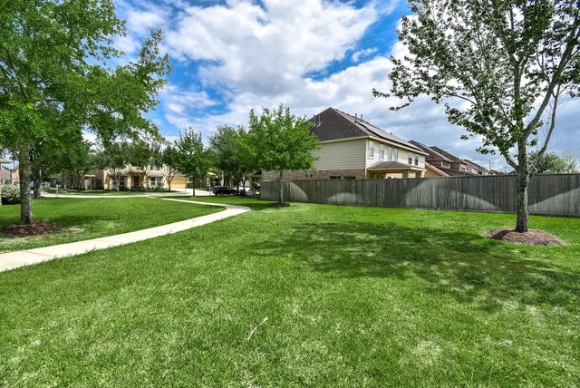 5039 Crystal Bluff Court, Richmond, TX 77407