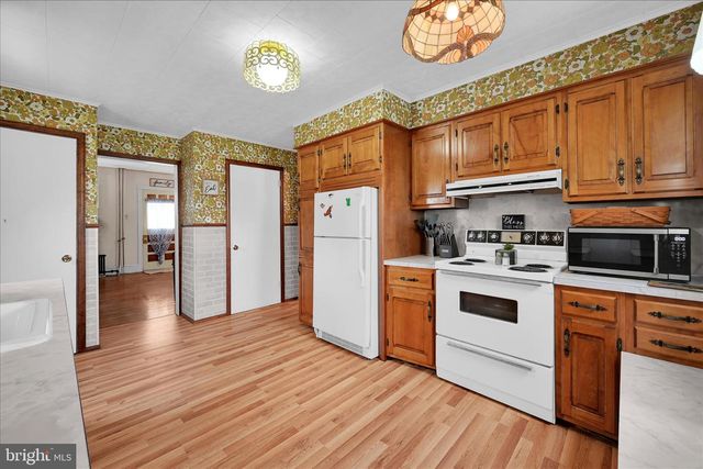 70 SCHUYLKILL ST, Cressona, PA 17929