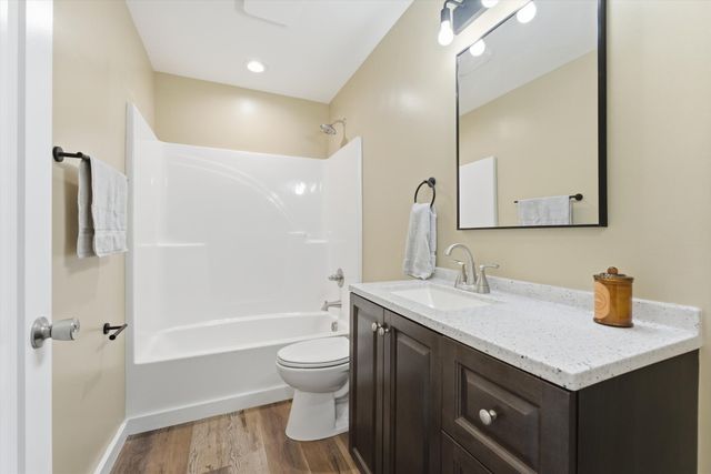 776 Norris Hollow Rd, Vanleer, TN 37181