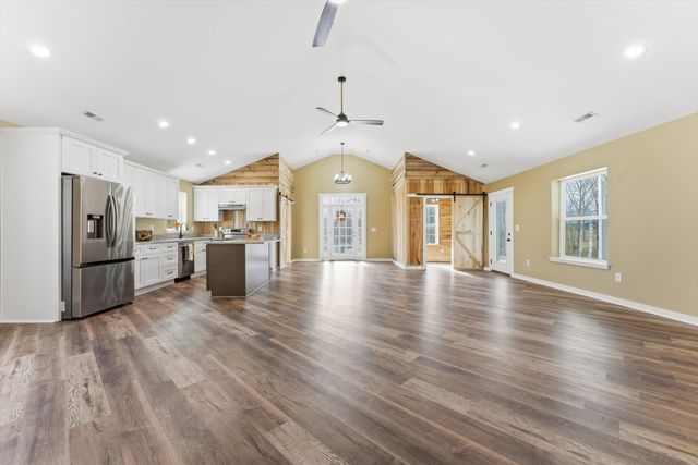 776 Norris Hollow Rd, Vanleer, TN 37181