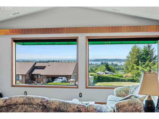 705 PREFONTAINE Dr, Coos Bay, OR 97420