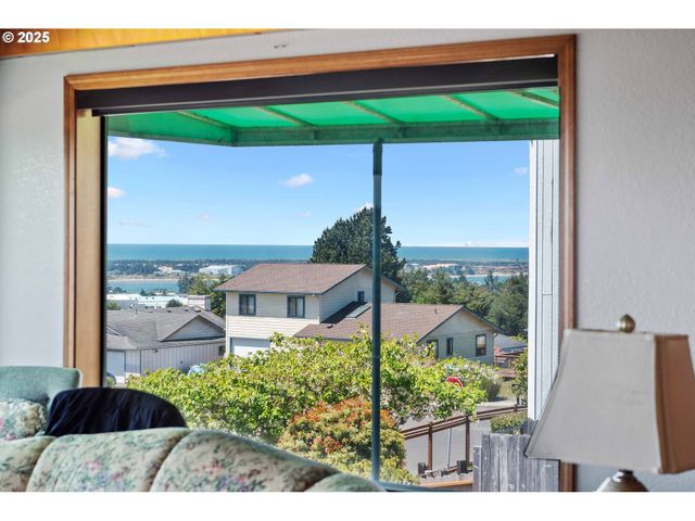 705 PREFONTAINE Dr, Coos Bay, OR 97420