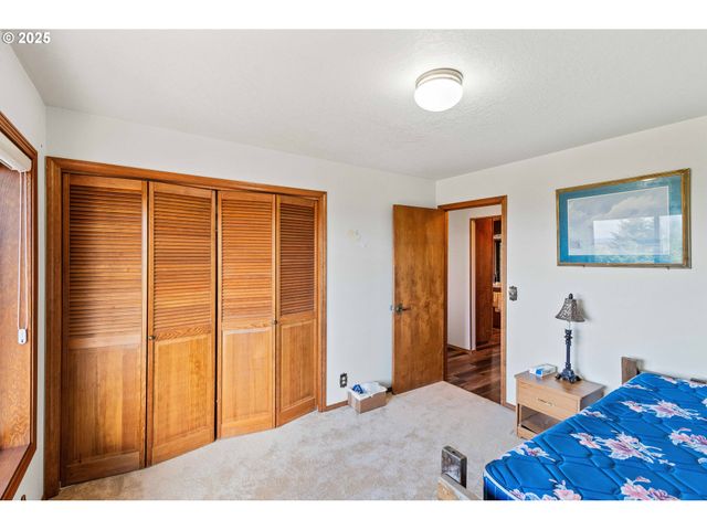 705 PREFONTAINE Dr, Coos Bay, OR 97420