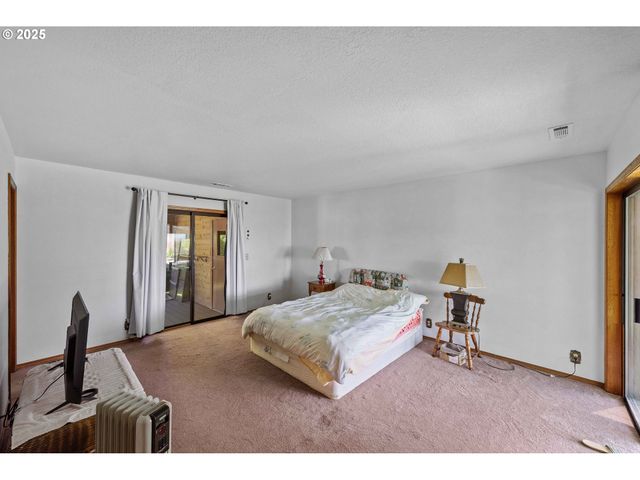 705 PREFONTAINE Dr, Coos Bay, OR 97420