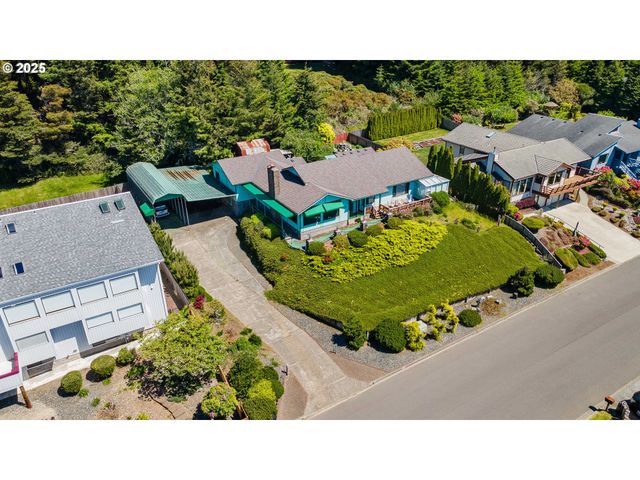 705 PREFONTAINE Dr, Coos Bay, OR 97420