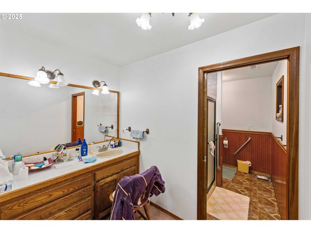 705 PREFONTAINE Dr, Coos Bay, OR 97420