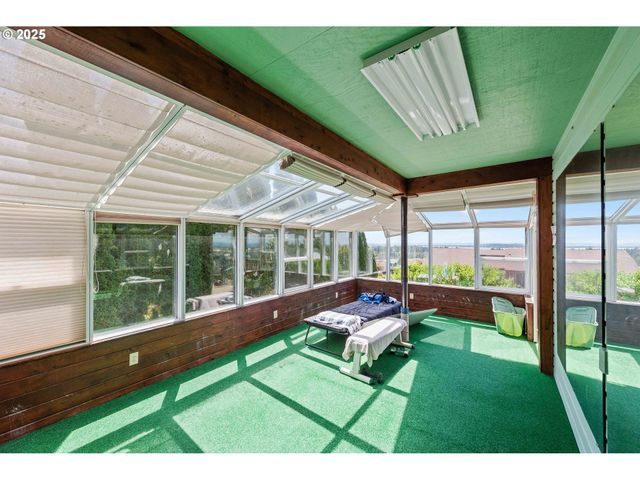 705 PREFONTAINE Dr, Coos Bay, OR 97420