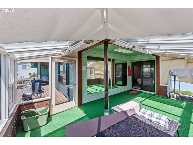 705 PREFONTAINE Dr, Coos Bay, OR 97420