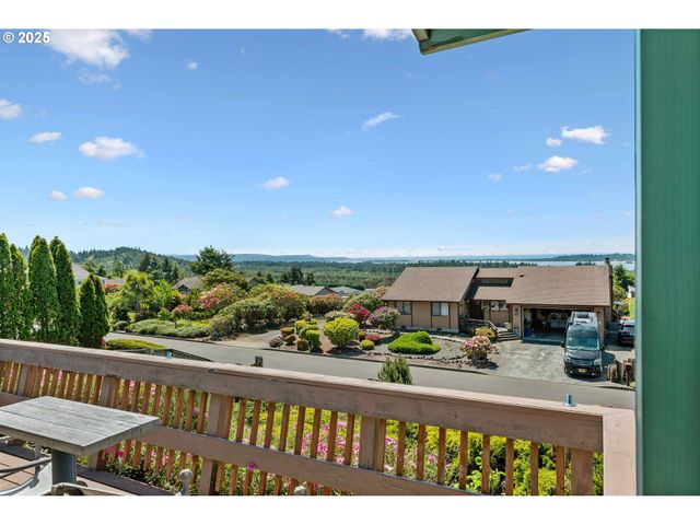 705 PREFONTAINE Dr, Coos Bay, OR 97420