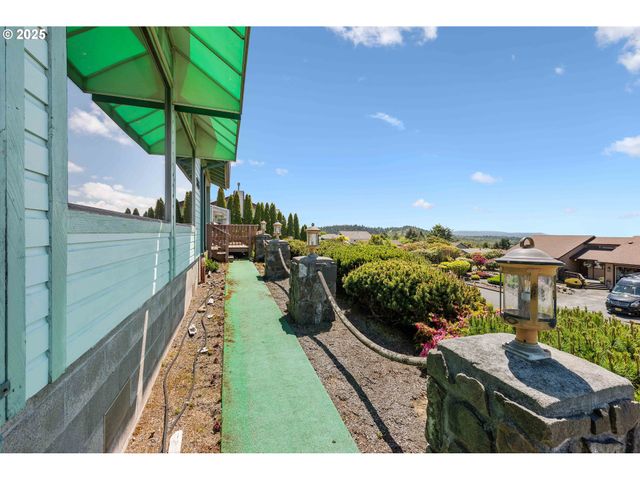 705 PREFONTAINE Dr, Coos Bay, OR 97420