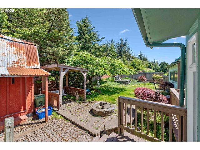 705 PREFONTAINE Dr, Coos Bay, OR 97420