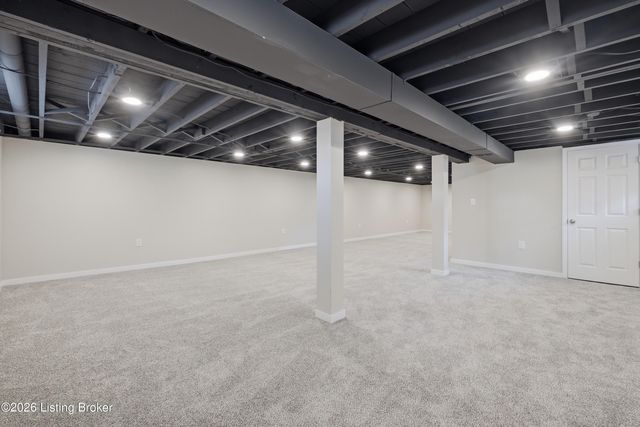 2600 Rockford Ln, Louisville, KY 40216
