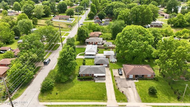 2600 Rockford Ln, Louisville, KY 40216