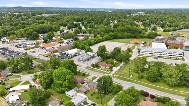 2600 Rockford Ln, Louisville, KY 40216