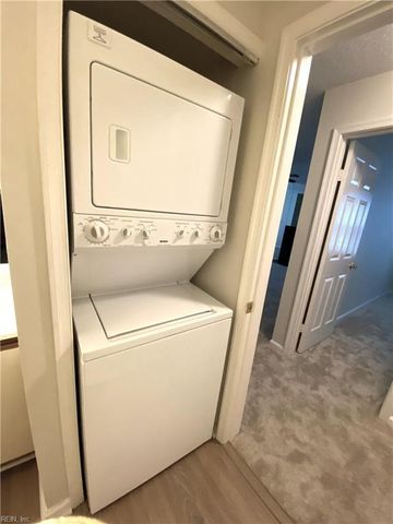 1443 Ivywood RD, Virginia Beach, VA 23453