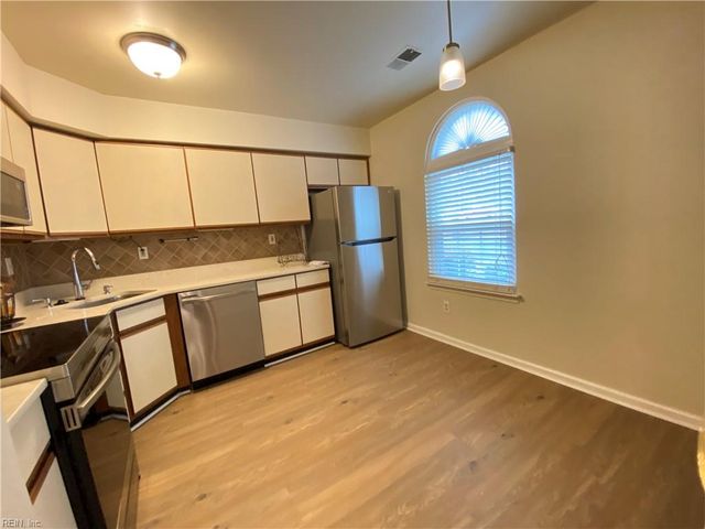 1443 Ivywood RD, Virginia Beach, VA 23453