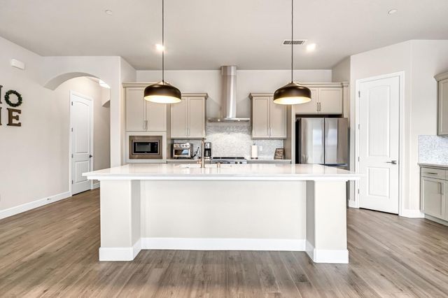 19719 Desert Willow Lane, Friant, CA 93626