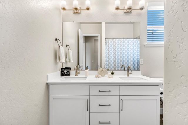 19719 Desert Willow Lane, Friant, CA 93626