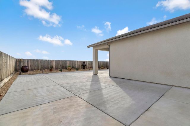 19719 Desert Willow Lane, Friant, CA 93626