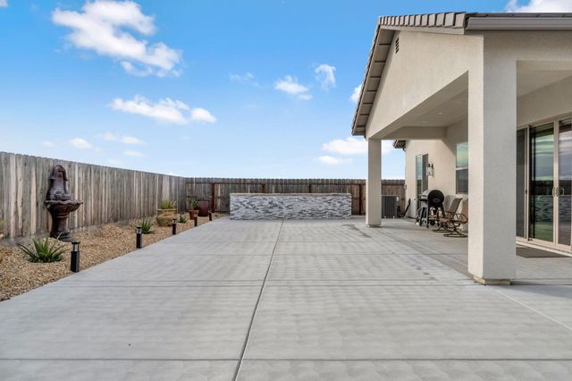 19719 Desert Willow Lane, Friant, CA 93626