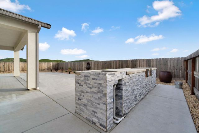 19719 Desert Willow Lane, Friant, CA 93626