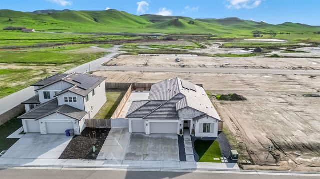 19719 Desert Willow Lane, Friant, CA 93626