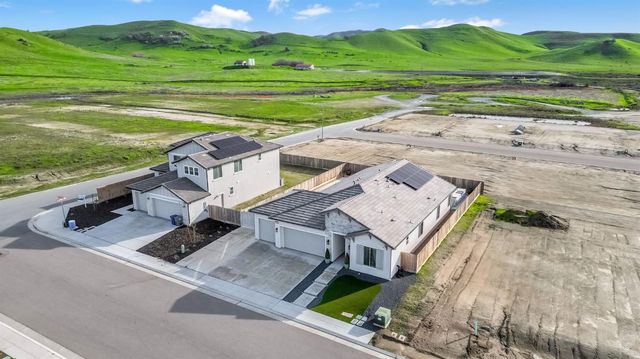 19719 Desert Willow Lane, Friant, CA 93626