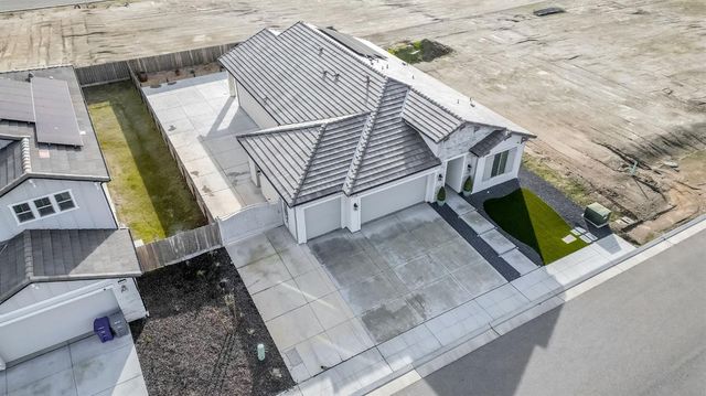 19719 Desert Willow Lane, Friant, CA 93626