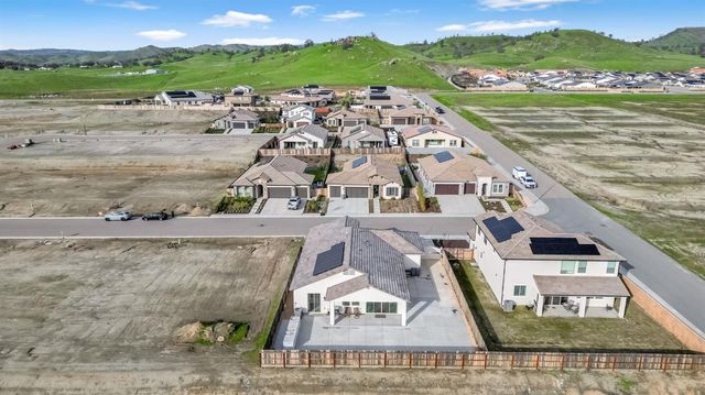 19719 Desert Willow Lane, Friant, CA 93626