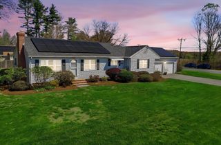 34 Comins Rd, Hadley, MA 01035