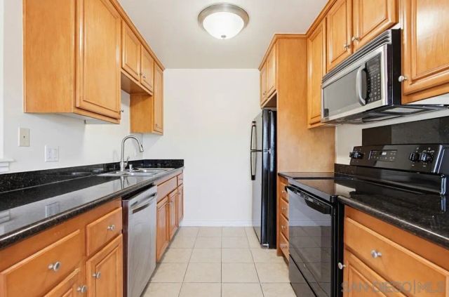 9939 Erma Rd 103, San Diego, CA 92131
