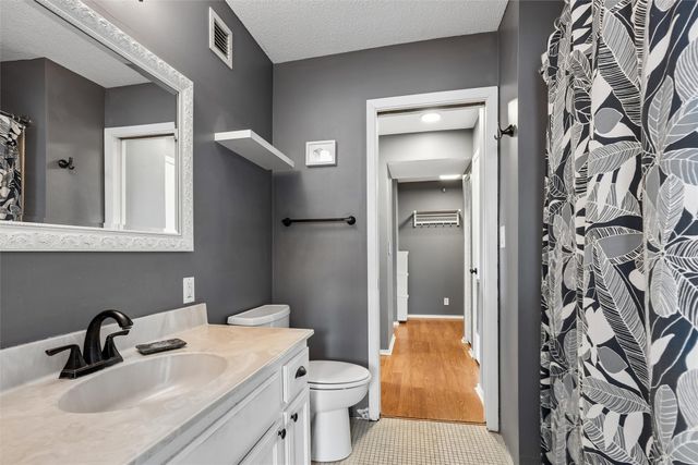 300 Walnut Street 711, Des Moines, IA 50309