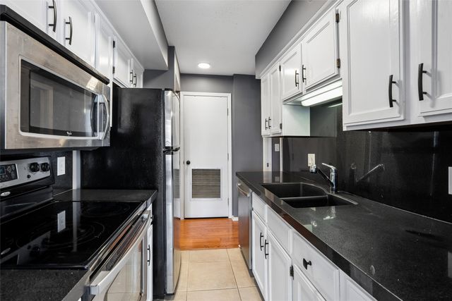 300 Walnut Street 711, Des Moines, IA 50309