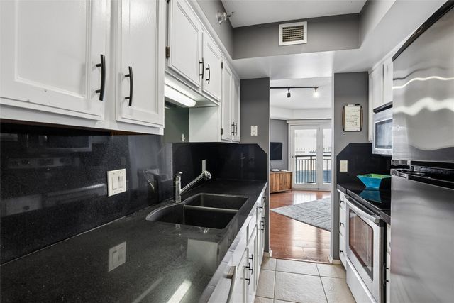 300 Walnut Street 711, Des Moines, IA 50309