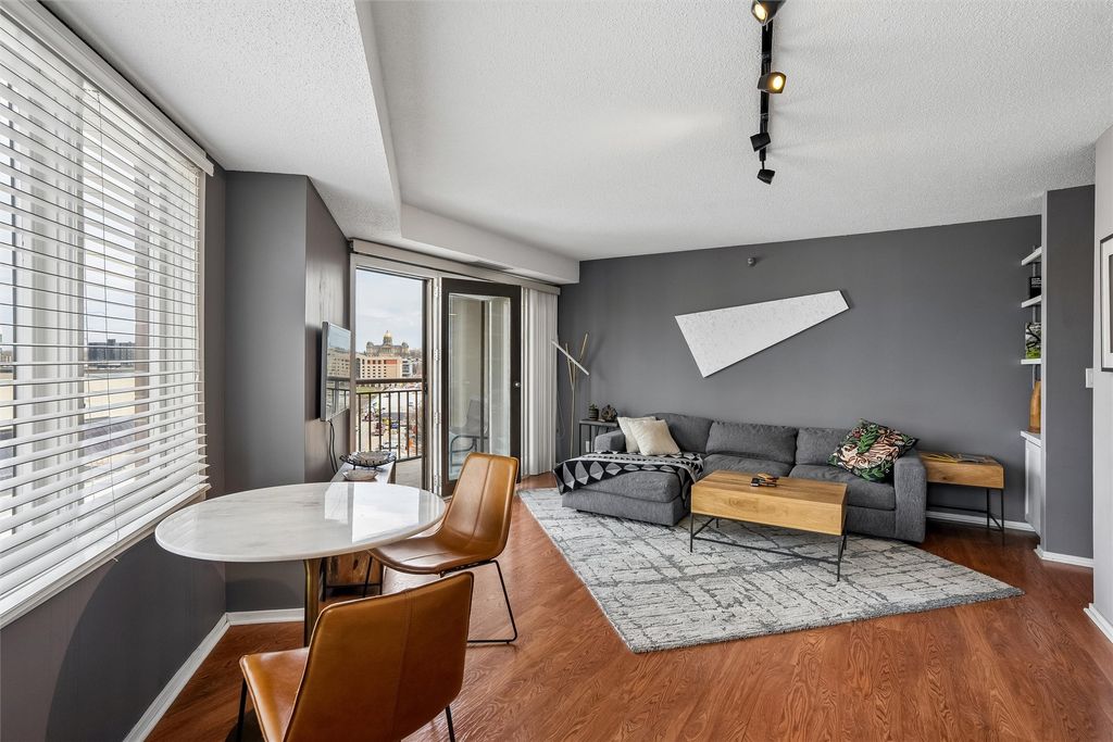 300 Walnut Street 711, Des Moines, IA 50309