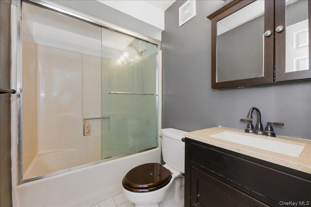 725 Miller Avenue 318, Freeport, NY 11520