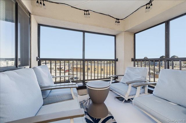 725 Miller Avenue 318, Freeport, NY 11520