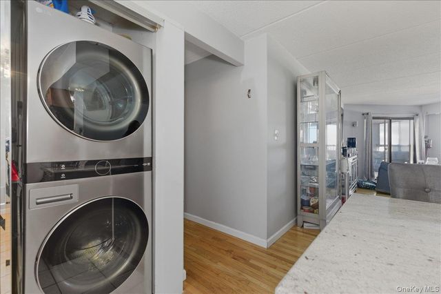 725 Miller Avenue 318, Freeport, NY 11520