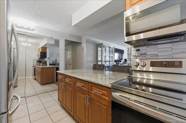 725 Miller Avenue 318, Freeport, NY 11520