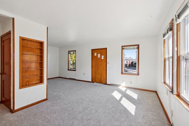 2013 3RD Avenue, Council Bluffs, IA 51501