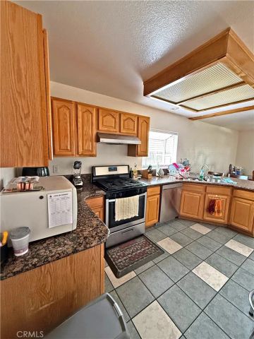 13382 Fox Run, Victorville, CA 92392