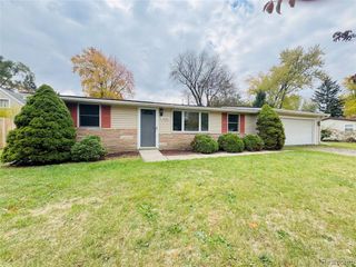 1884 Scheifle Road, Walled Lake, MI 48390