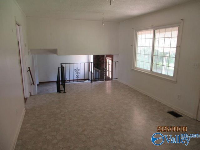 2111 Edinburgh Drive SW, Huntsville, AL 35803