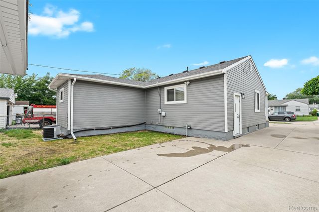 28459 Rosslyn Avenue, Garden City, MI 48135